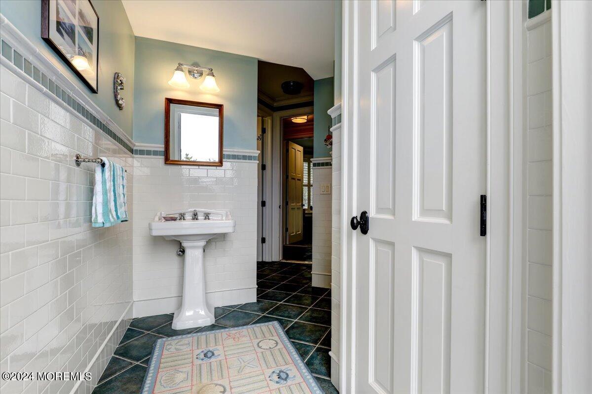 225 Channel Lane Mantoloking, NJ 08738 - Photo 23 of 85 Full Bath to Outside