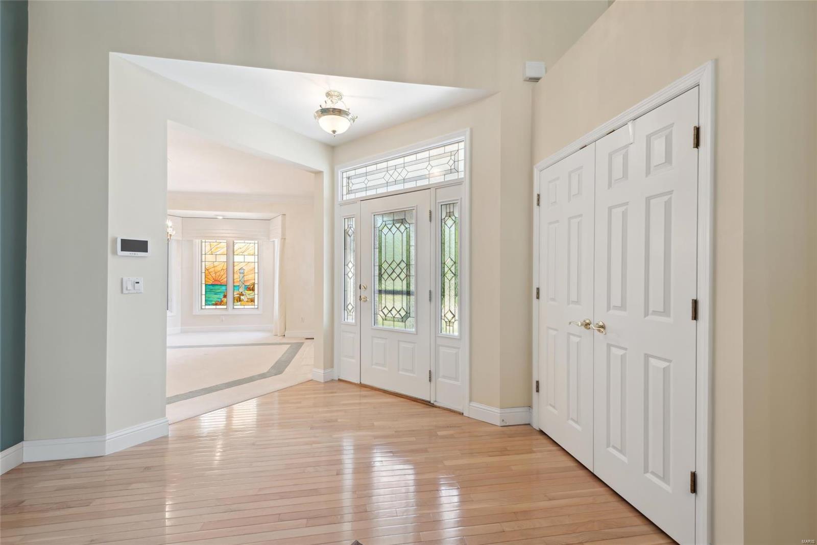 10127 Tanbridge Road St. Louis, MO 63128 - Photo 3 of 35 Gallery Image 3