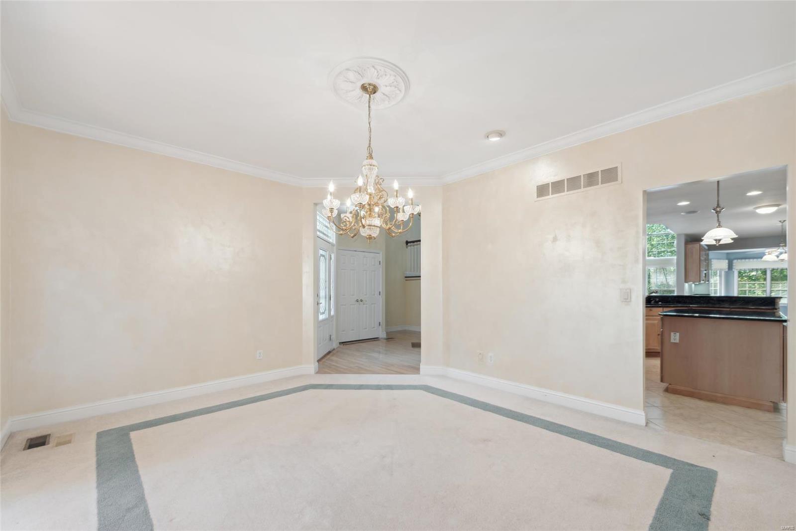 10127 Tanbridge Road St. Louis, MO 63128 - Photo 5 of 35 Gallery Image 5