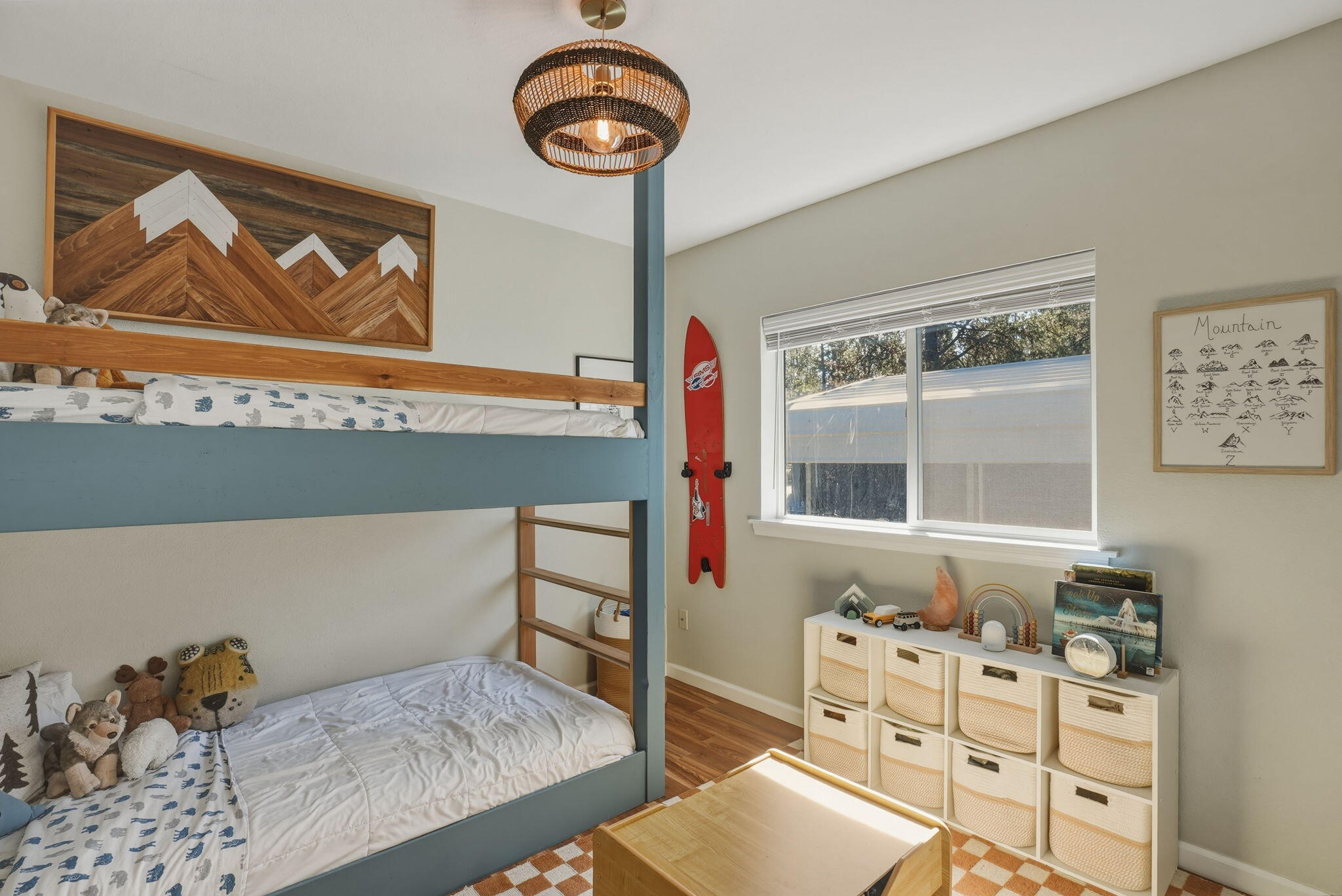 55601 Swan Road Bend, OR 97707 - Photo 19 of 41 37-web-or-mls-Riley_Visuals_037