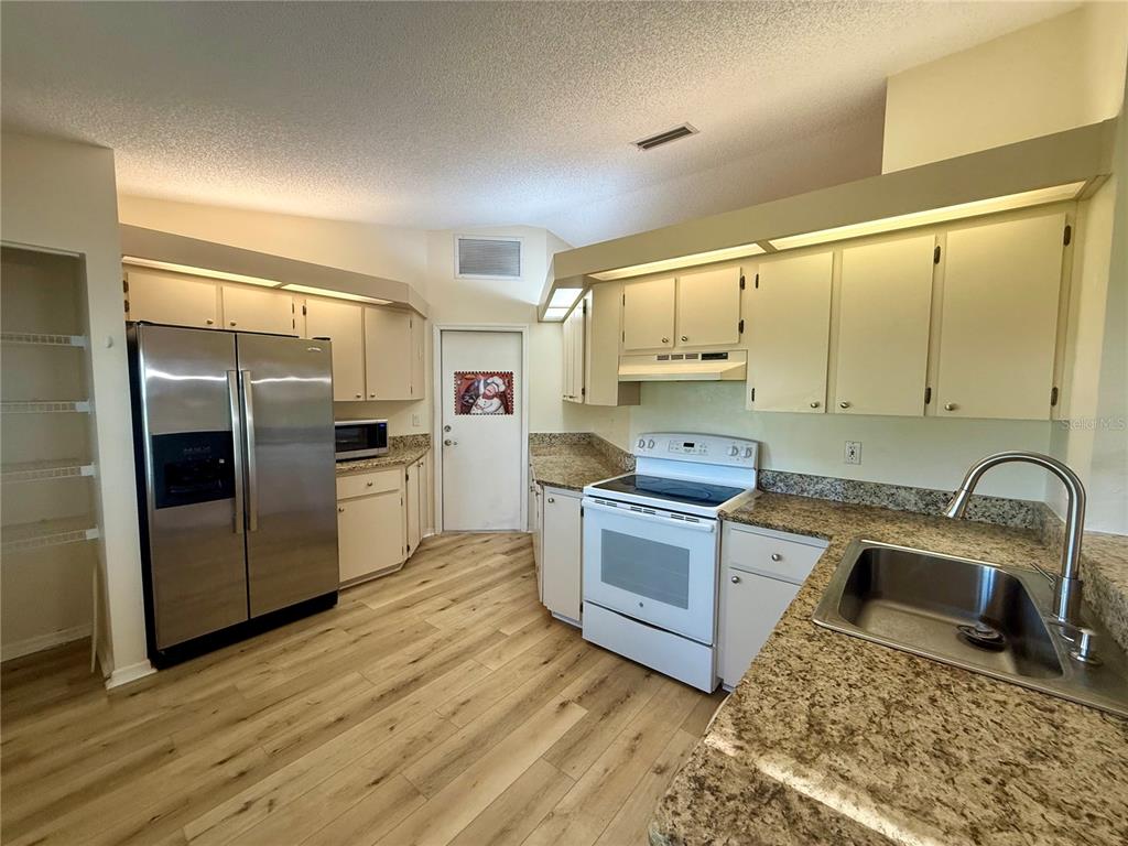 8287 Southwest 116th Street Ocala, FL 34481 - Photo 9 of 40