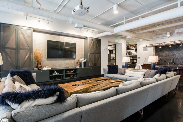 $2,895 | 212 East Broad Street, Unit COTTON, Greenville, SC 29601