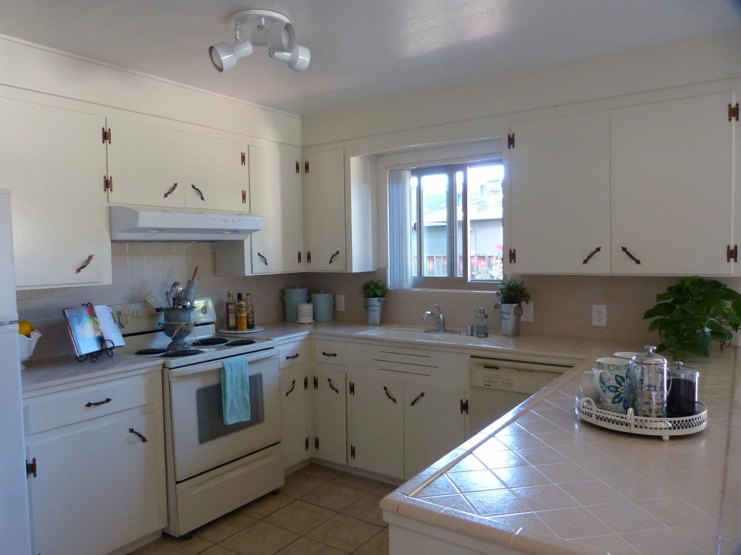 860 Greenview Drive Mountain View, CA 94040 - Photo 22 of 28