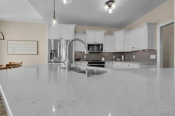 $725,000 | 124 Quarterback Ridge, Jackson, MO 63755