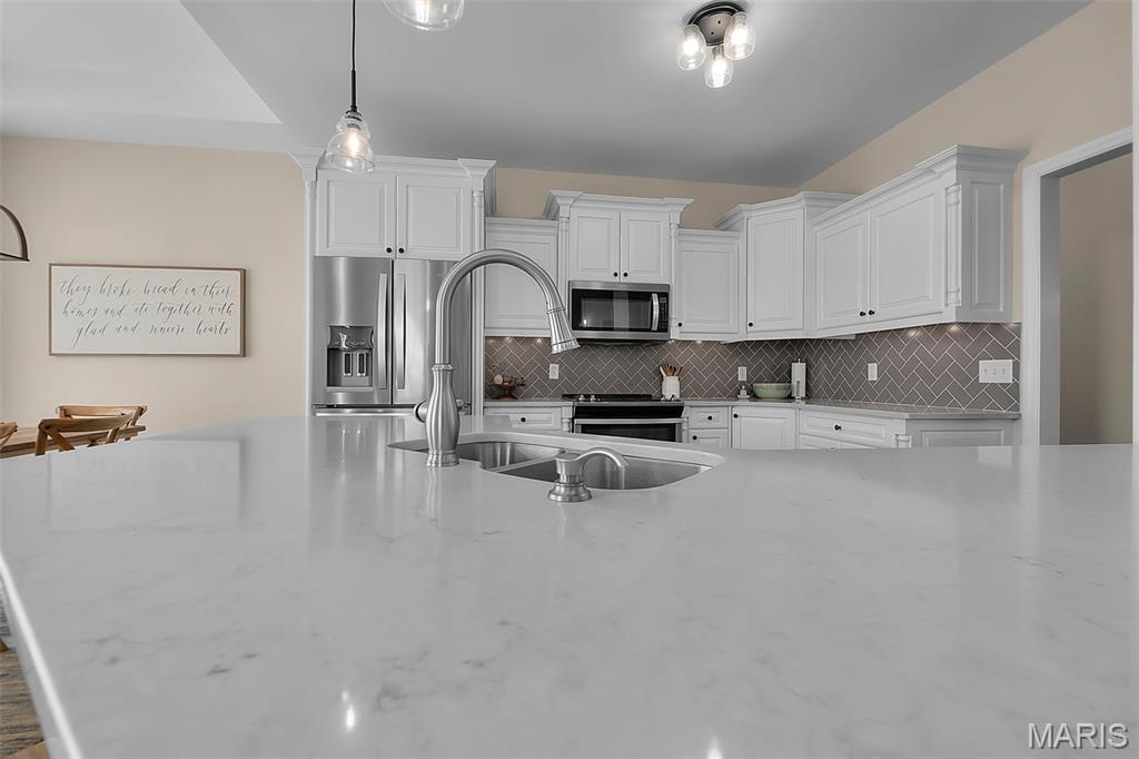 124 Quarterback Ridge Jackson, MO 63755 - Photo 11 of 71