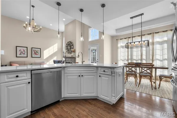 $725,000 | 124 Quarterback Ridge, Jackson, MO 63755