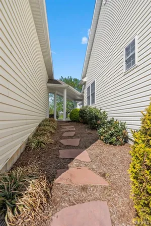 $725,000 | 124 Quarterback Ridge, Jackson, MO 63755
