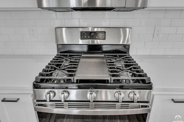 $539,900 | 4142 Blackjack Oak Drive, Lawrence, KS 66047