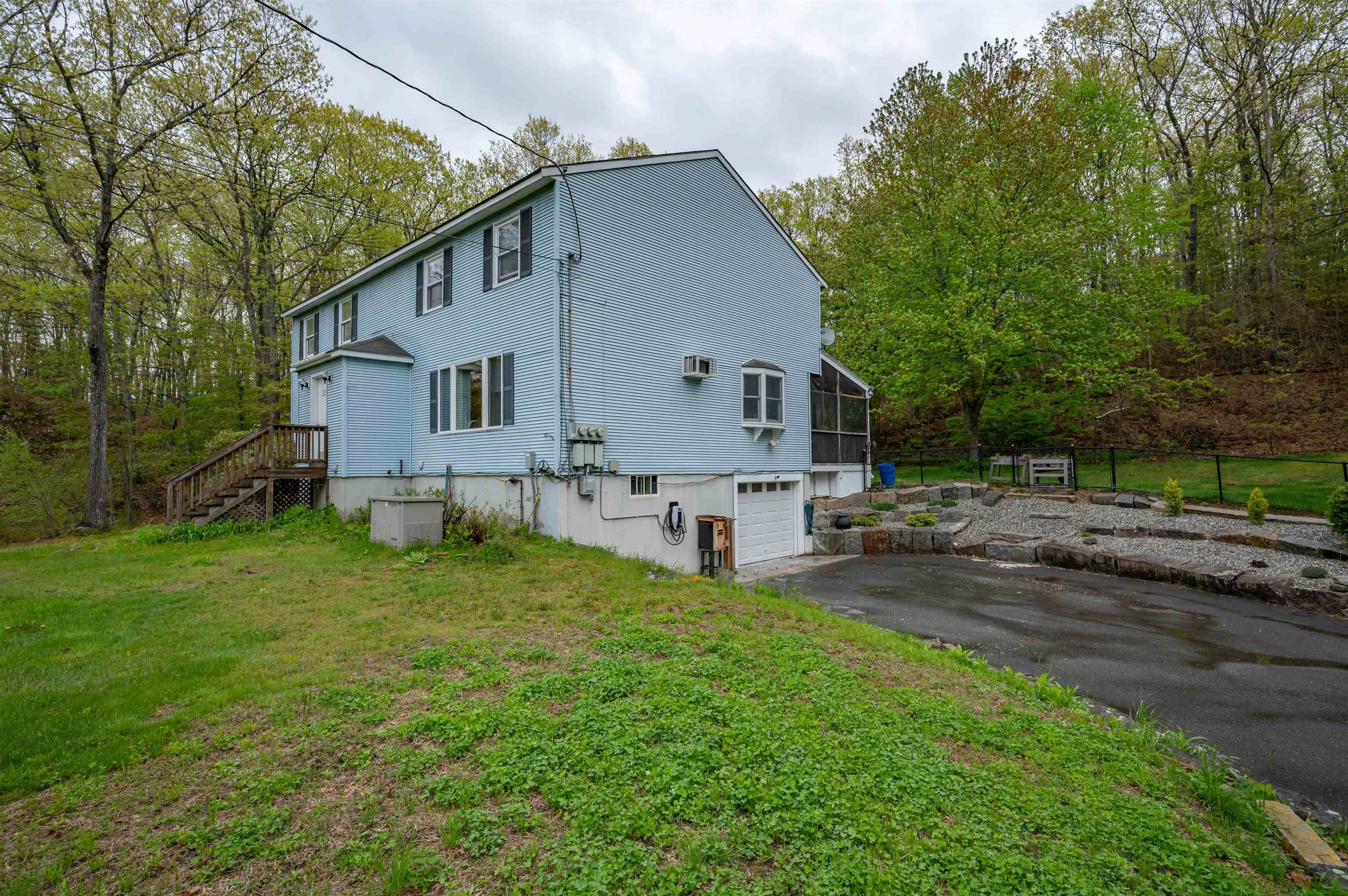 23 R Al Street Derry, NH 03038 - Photo 2 of 32