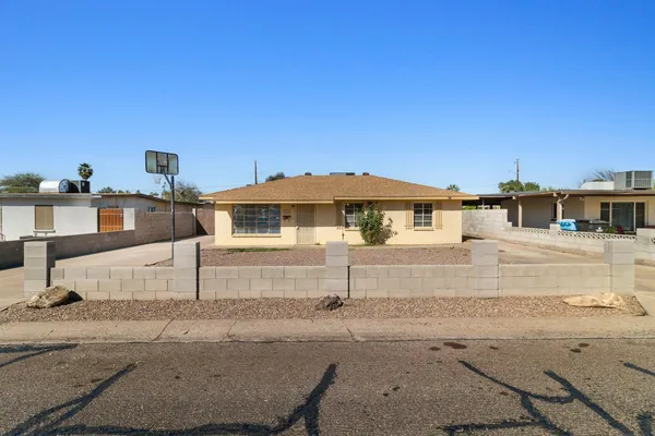 $1,500 | 4232 North 33rd Drive, Phoenix, AZ 85017