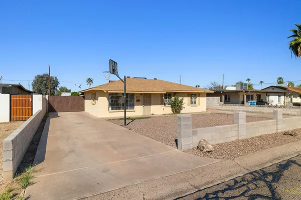 $1,500 | 4232 North 33rd Drive, Phoenix, AZ 85017