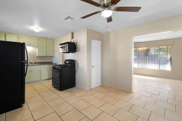 $1,500 | 4232 North 33rd Drive, Phoenix, AZ 85017