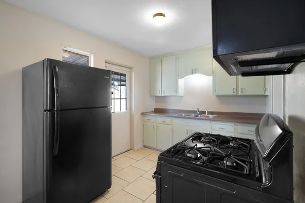 $1,500 | 4232 North 33rd Drive, Phoenix, AZ 85017