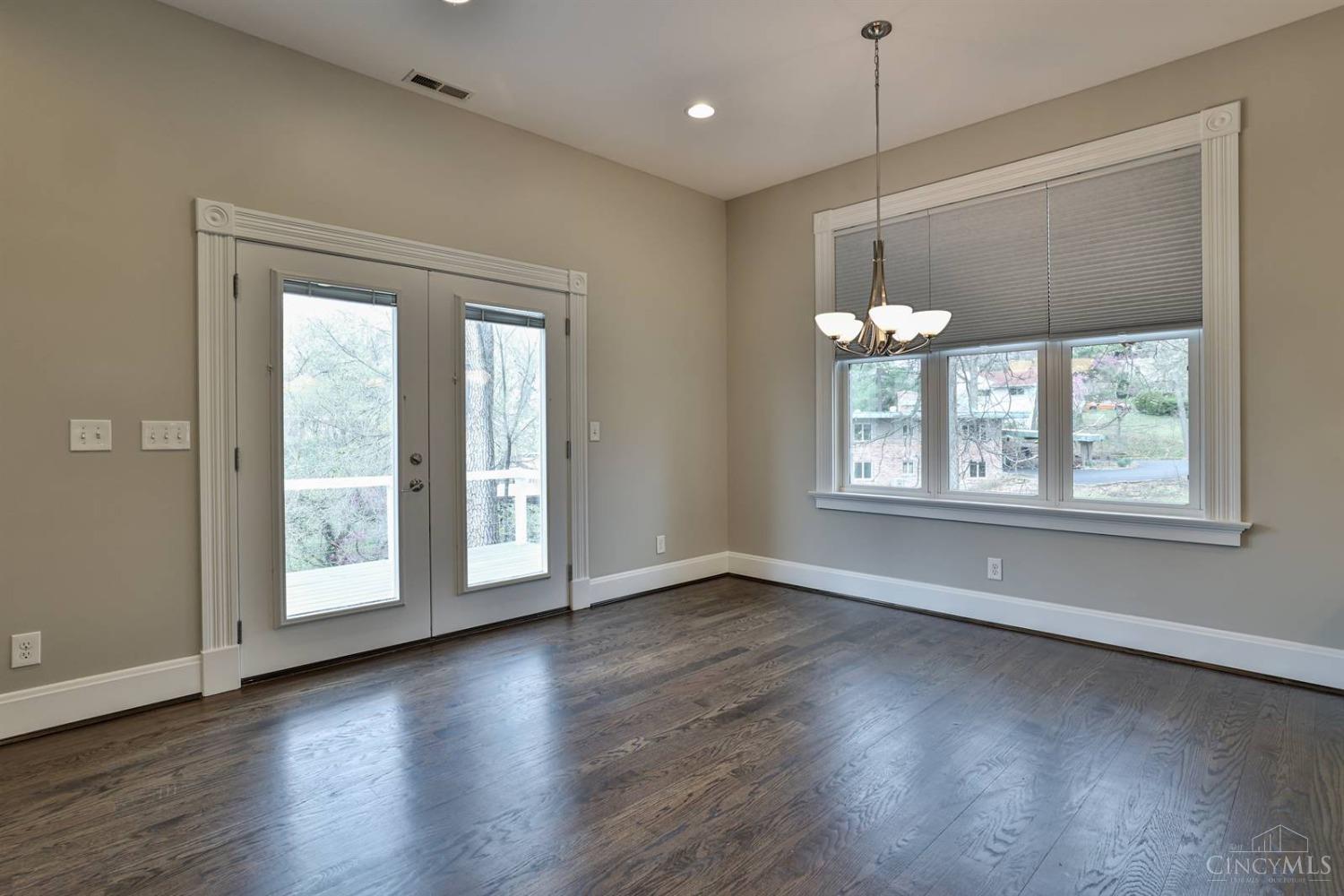 257 Compton Road Wyoming, OH 45215 - Photo 17 of 65