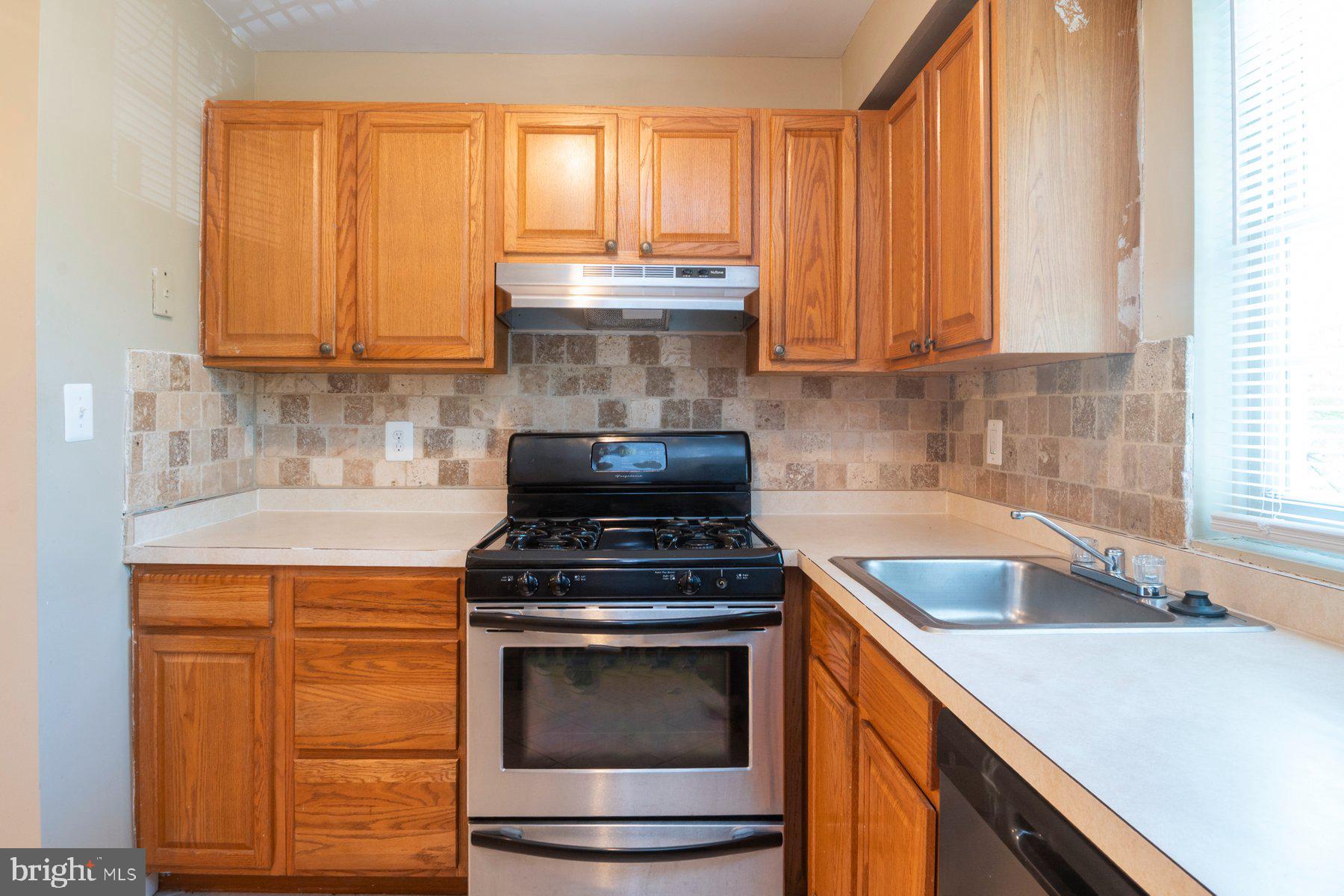 11906 Tarragon Road, Unit H Reisterstown, MD 21136 - Photo 12 of 24 Kitchen