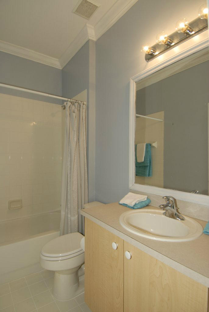 5785 Raceway Road Lake Worth, FL 33449 - Photo 14 of 21 Bathroom 2 View 1