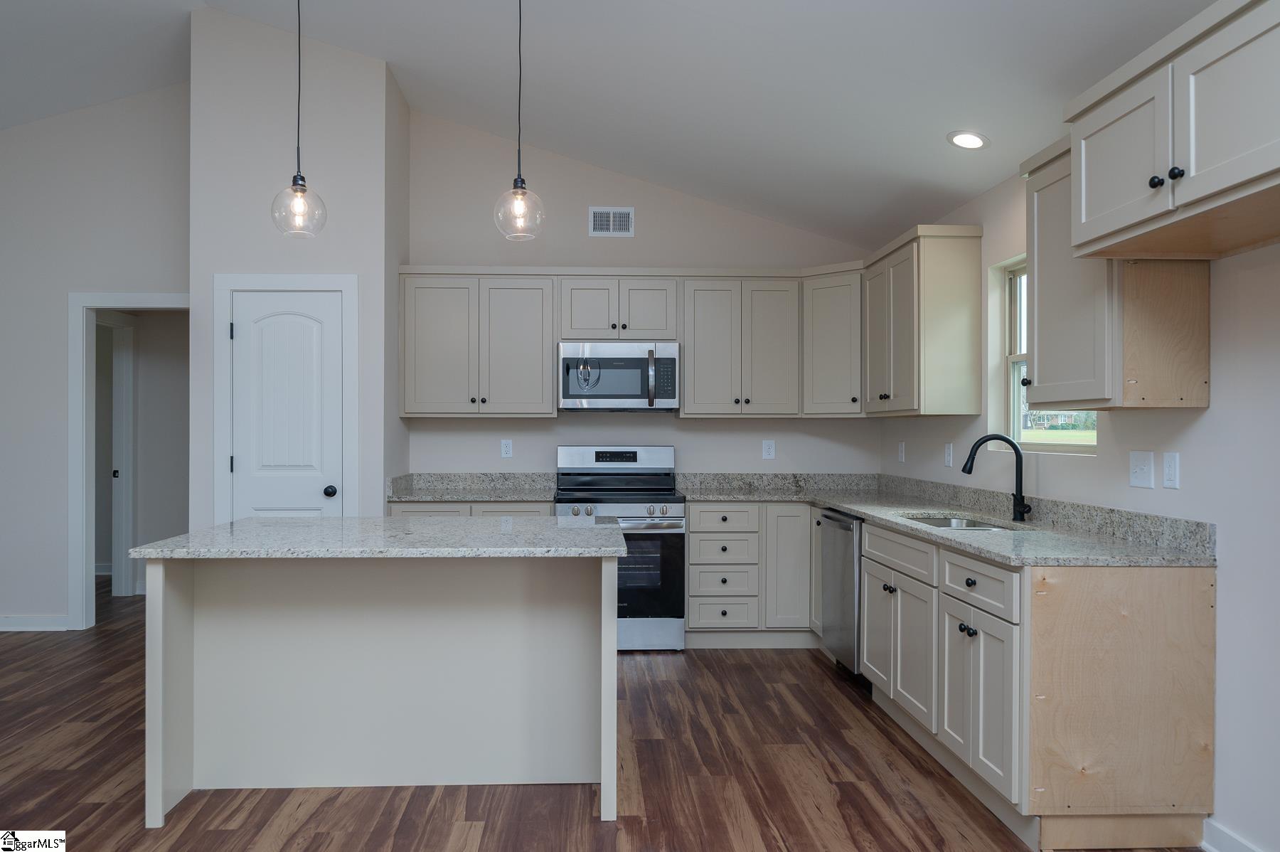 79 Simpson Creek Road Laurens, SC 29360 - Photo 11 of 28