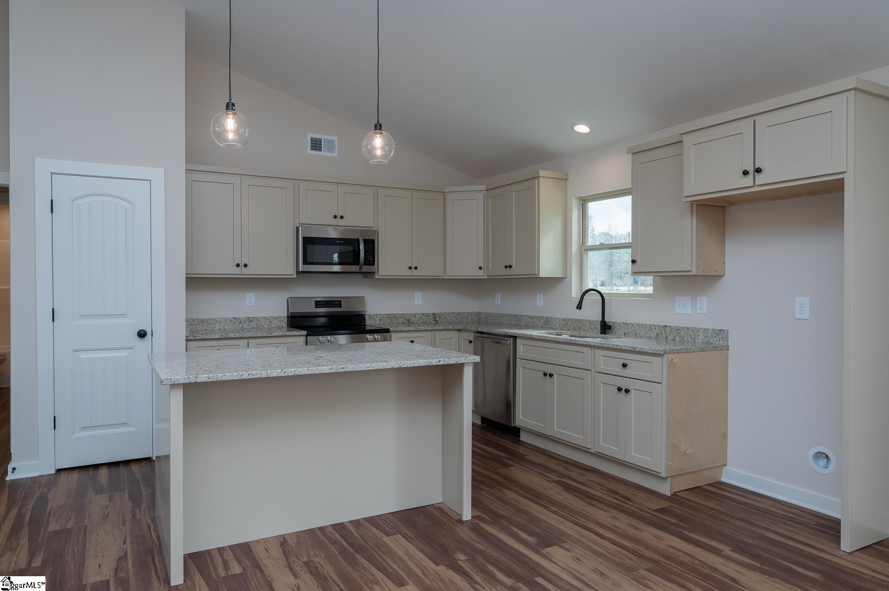 79 Simpson Creek Road Laurens, SC 29360 - Photo 10 of 28