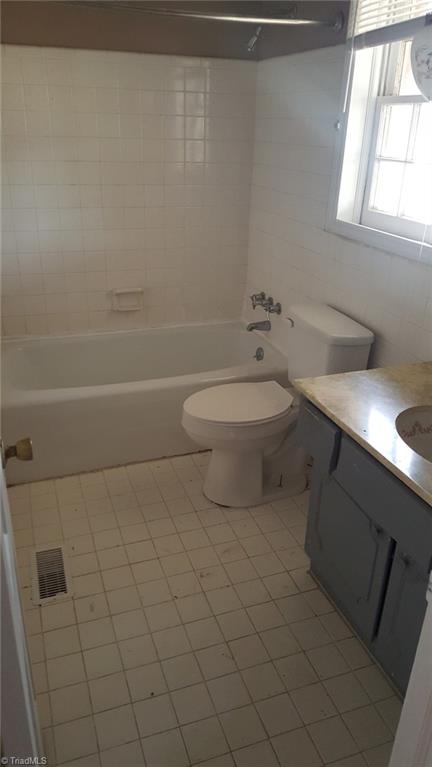 2707 Buchanan Road Greensboro, NC 27405 - Photo 6 of 12 Gallery Image 6
