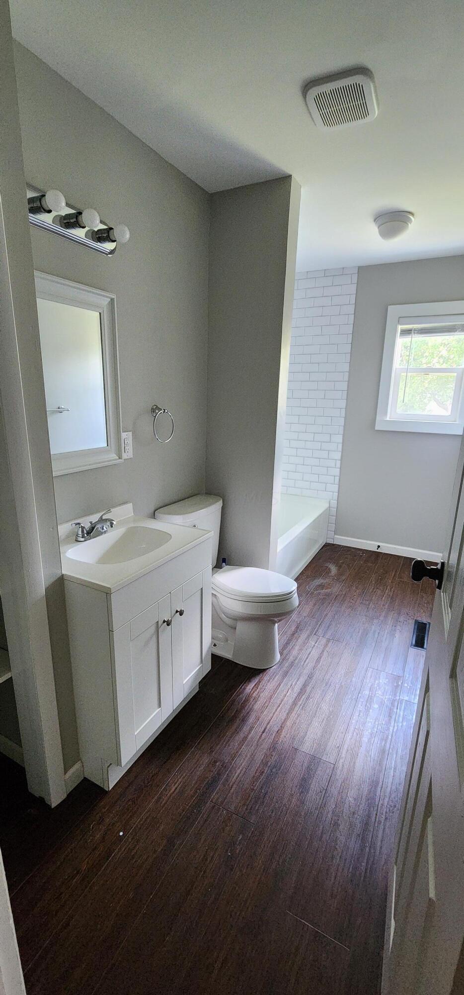 3322 Norwalk Road Columbus, OH 43207 - Photo 23 of 33 Bathroom