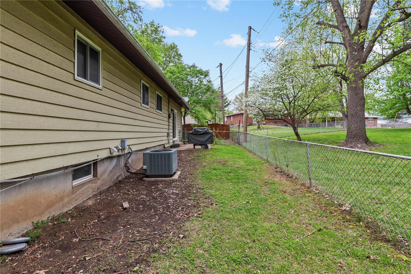 11876 Lusher Road St. Louis, MO 63138 - Photo 19 of 20 Gallery Image 19