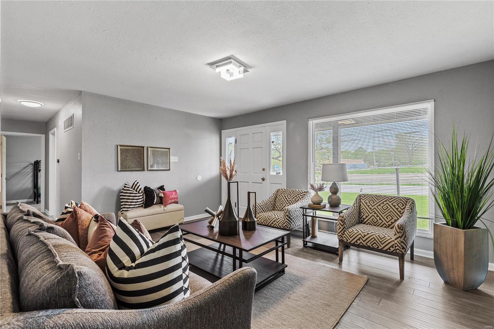 11876 Lusher Road St. Louis, MO 63138 - Photo 4 of 20 Gallery Image 4