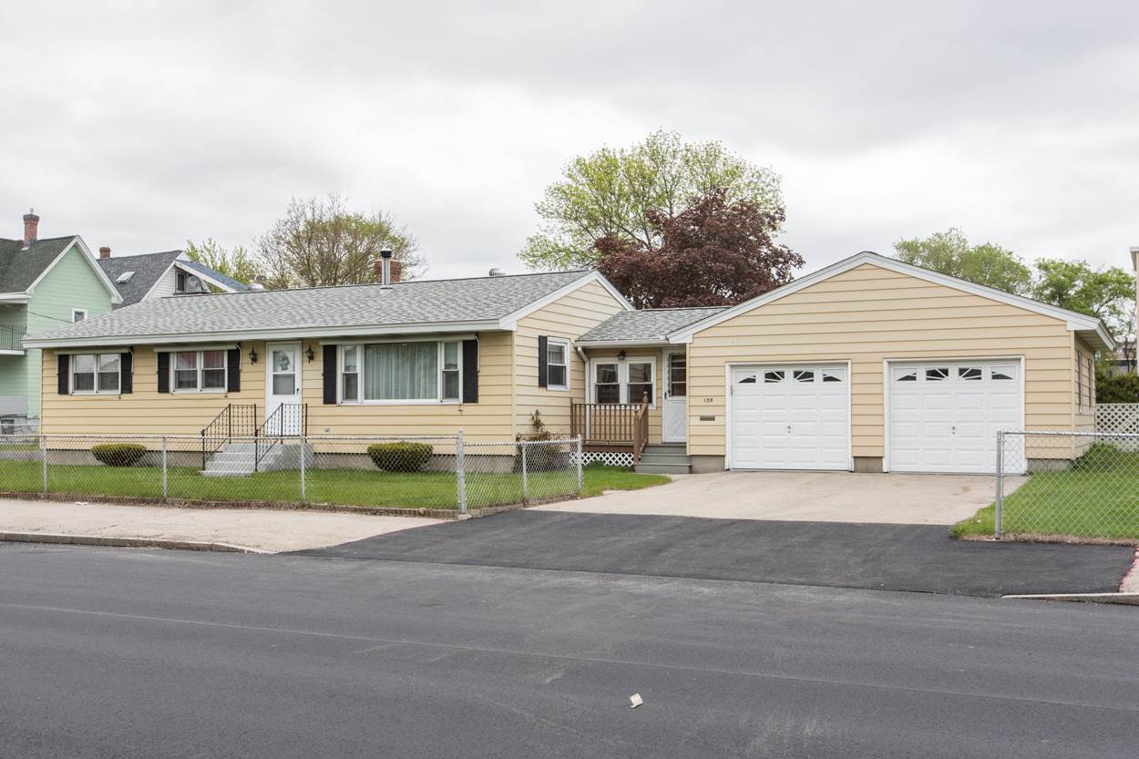 159 Maple Street Manchester, NH 03103 - Photo 2 of 29 Gallery Image 2