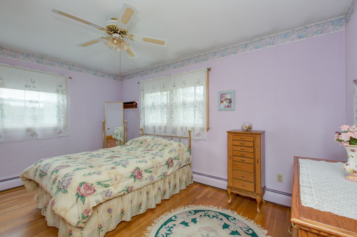 159 Maple Street Manchester, NH 03103 - Photo 12 of 29 Gallery Image 12