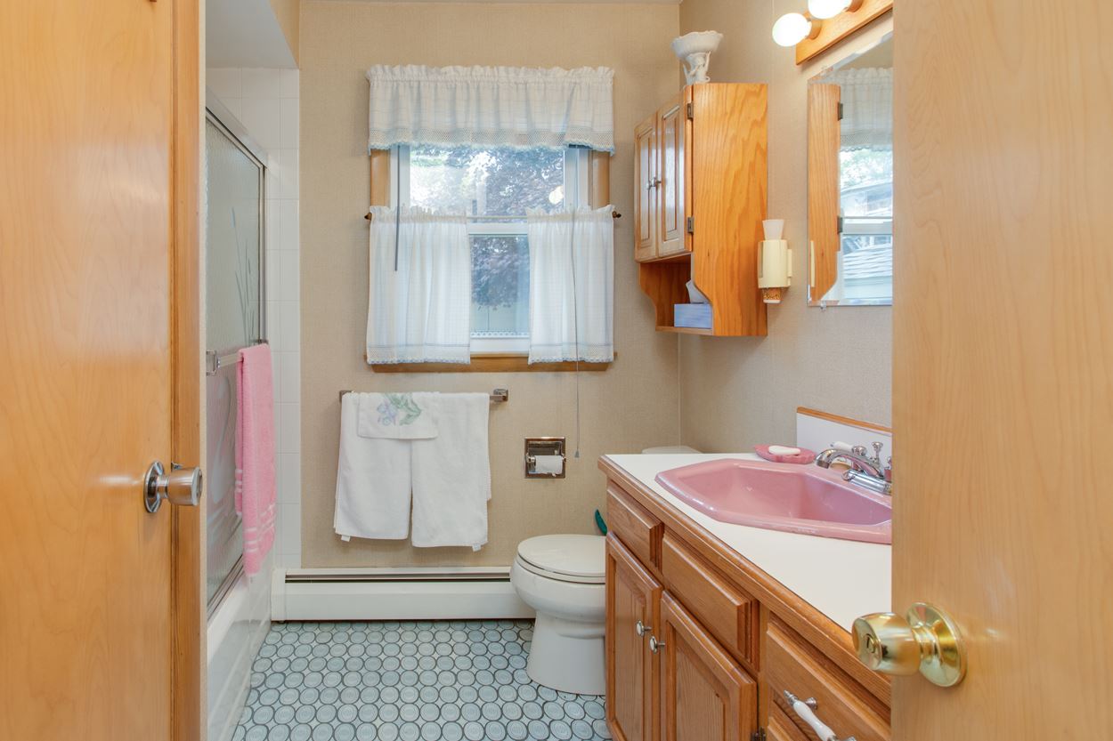 159 Maple Street Manchester, NH 03103 - Photo 14 of 29 Gallery Image 14