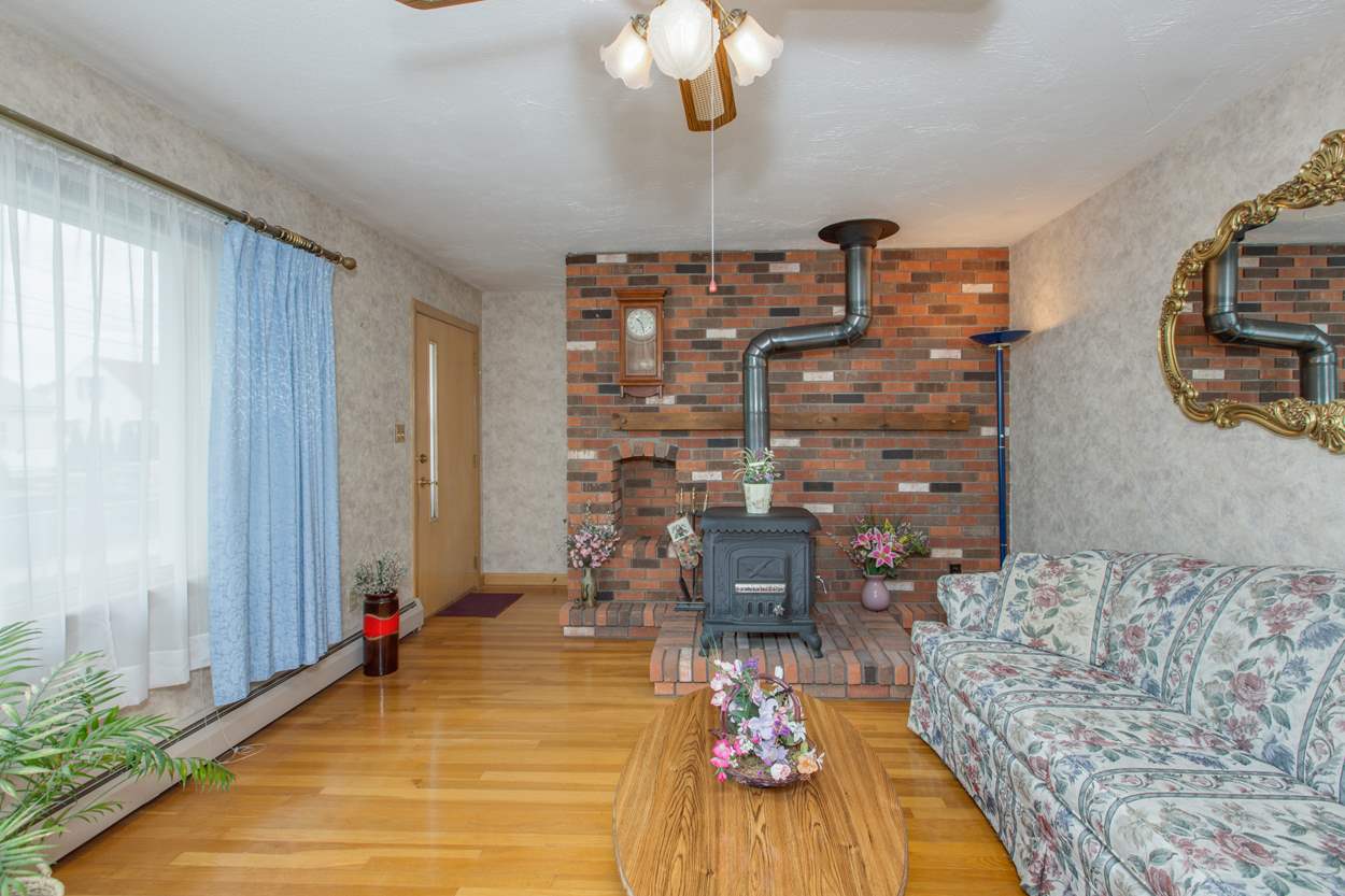 159 Maple Street Manchester, NH 03103 - Photo 5 of 29 Gallery Image 5