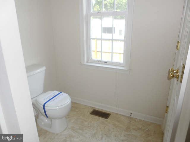 14591 Round Hill Road King George, VA 22485 - Photo 13 of 30 Bath