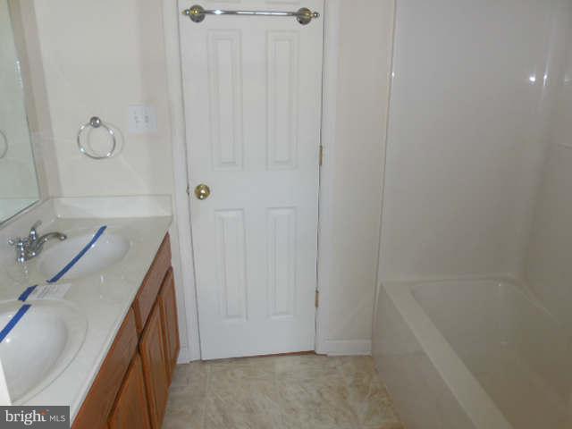 14591 Round Hill Road King George, VA 22485 - Photo 14 of 30 Bath