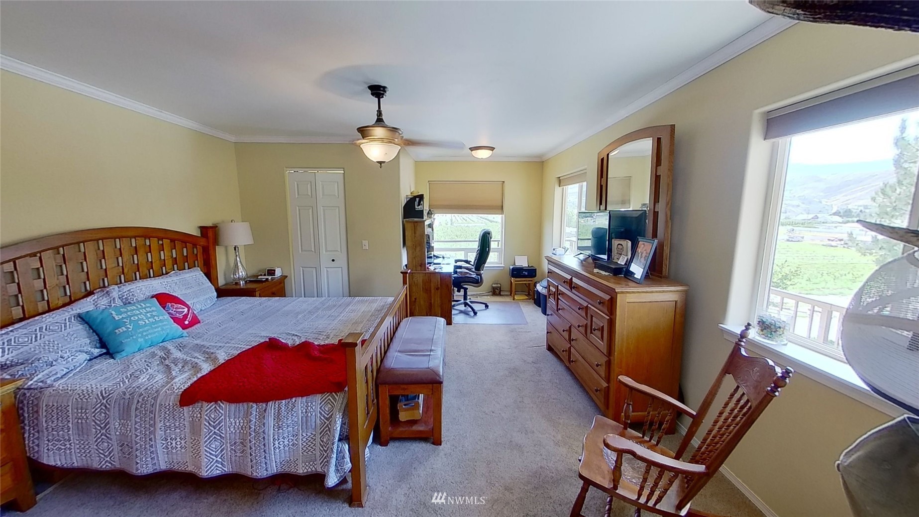 2855 Rock Island Road East Wenatchee, WA 98802 - Photo 12 of 30 a bedroom with furniture and a window