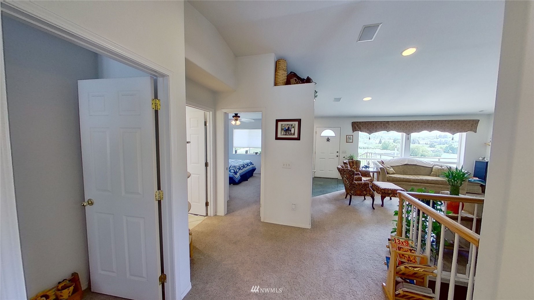 2855 Rock Island Road East Wenatchee, WA 98802 - Photo 17 of 30 a view of a livingroom with furniture and furniture