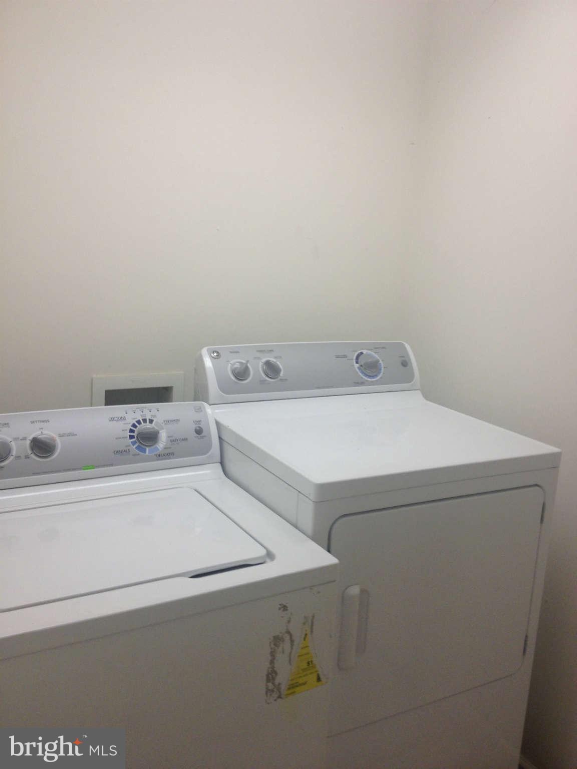 13438 Granview Road King George, VA 22485 - Photo 12 of 30 Laundry room