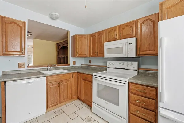 $229,900 | 115 Riverview Place, Unit D, Southbridge, MA 01550