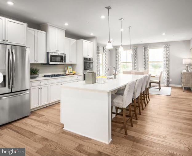 Bright, modern kitchen with elegant finishes.