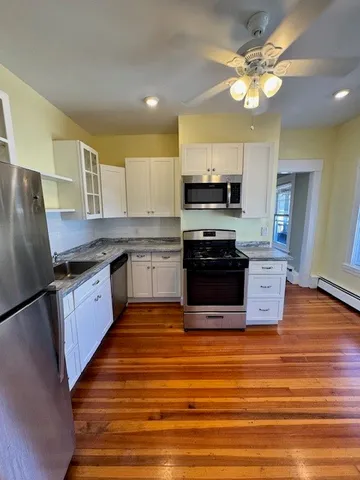 $1,975 | 436 Pawtucket Avenue, Unit 3, Pawtucket, RI 02860