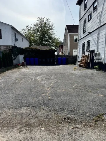 $1,975 | 436 Pawtucket Avenue, Unit 3, Pawtucket, RI 02860