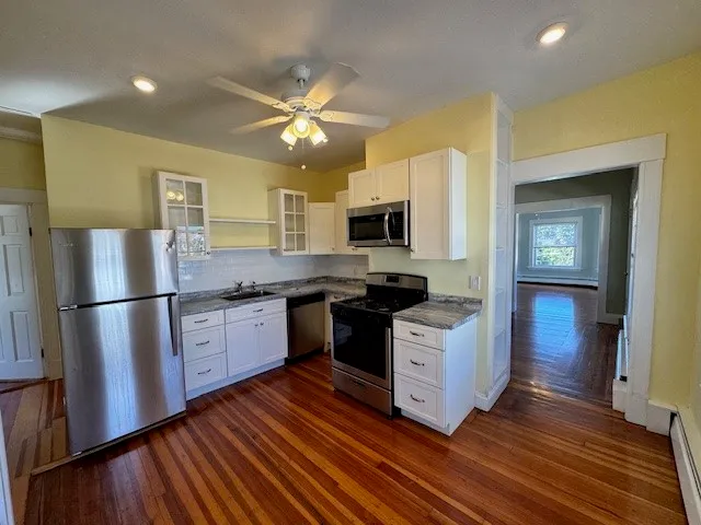 $1,975 | 436 Pawtucket Avenue, Unit 3, Pawtucket, RI 02860