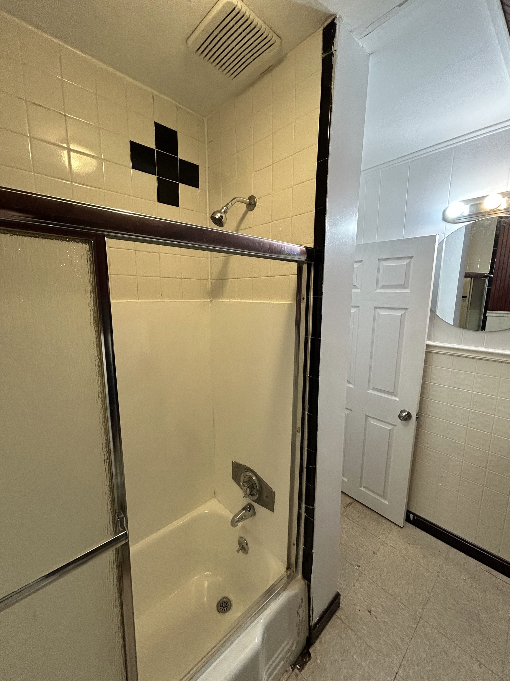 126 Boswell Avenue, Unit 2 Norwich, CT 06360 - Photo 14 of 27 a bathroom with a tub and a shower