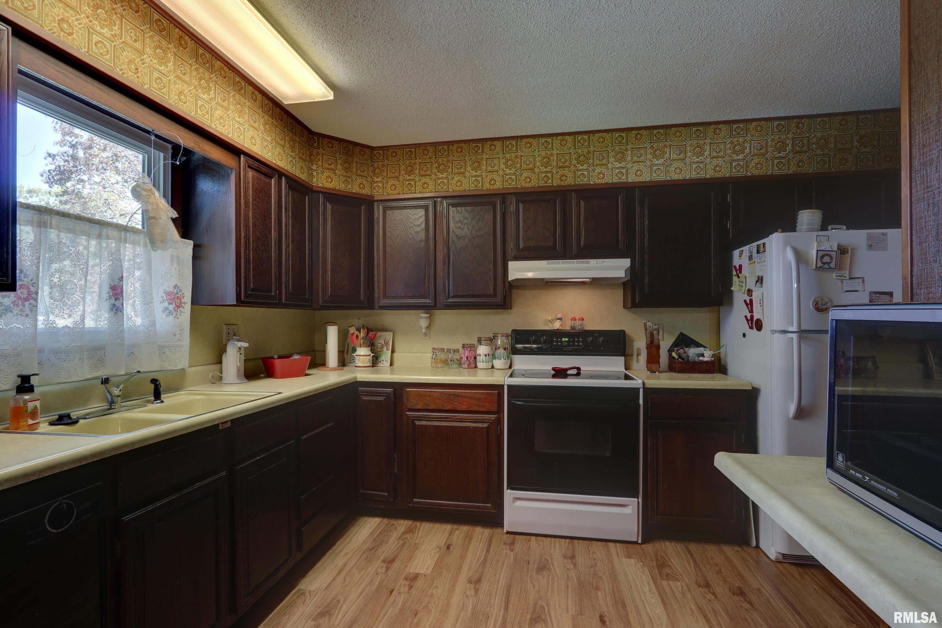 2424 Rocky Run Road Quincy, IL 62305 - Photo 3 of 26 Gallery Image 3