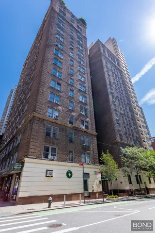 $4,050 | 301 East 38th Street, Unit 10H | Murray Hill