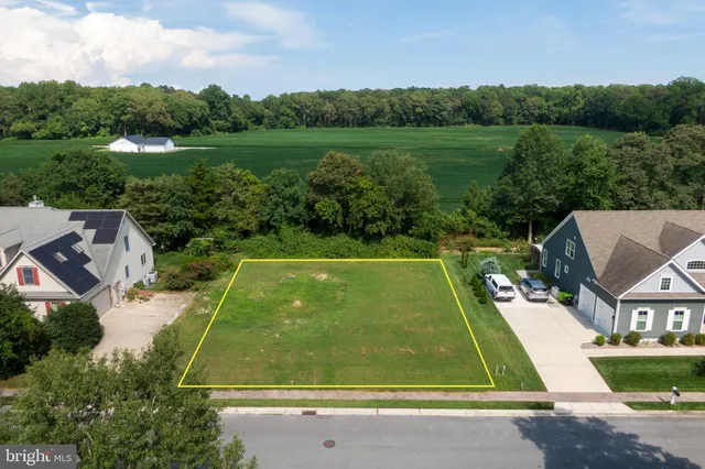 an aerial view of a tennis court