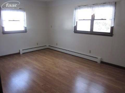 2434 North Belsay Road Burton, MI 48509 - Photo 13 of 17 20388256-12.JPG