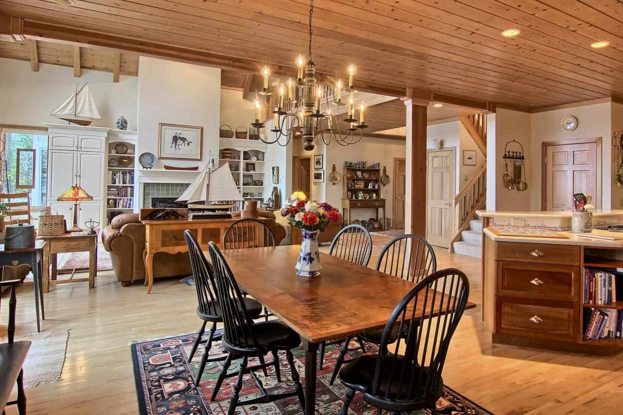 7676 South Lakeview Road Traverse City, MI 49684 - Photo 8 of 36 1799989-7.JPG