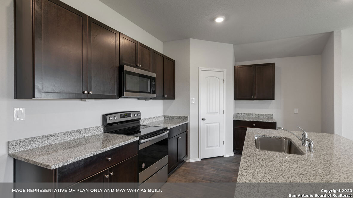 711 Wild Olive Way Seguin, TX 78155 - Photo 12 of 33