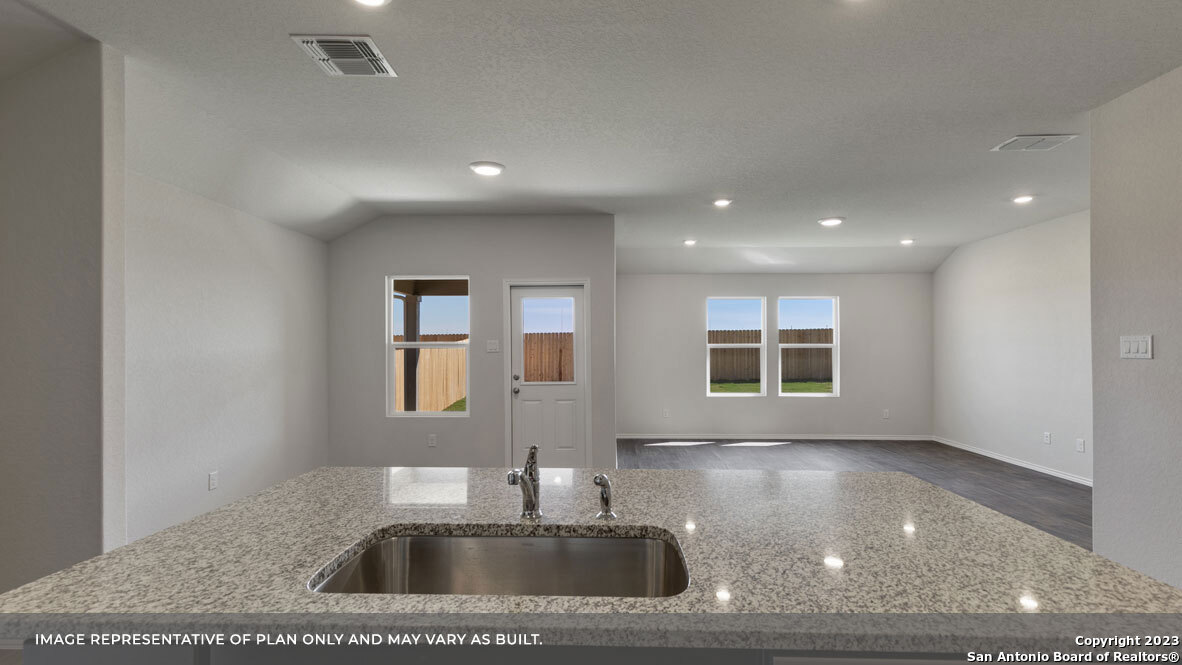 711 Wild Olive Way Seguin, TX 78155 - Photo 13 of 33