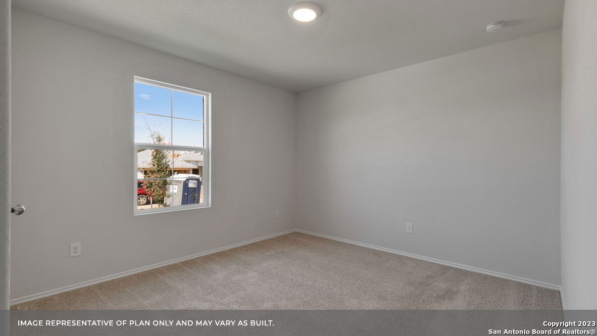 711 Wild Olive Way Seguin, TX 78155 - Photo 5 of 33