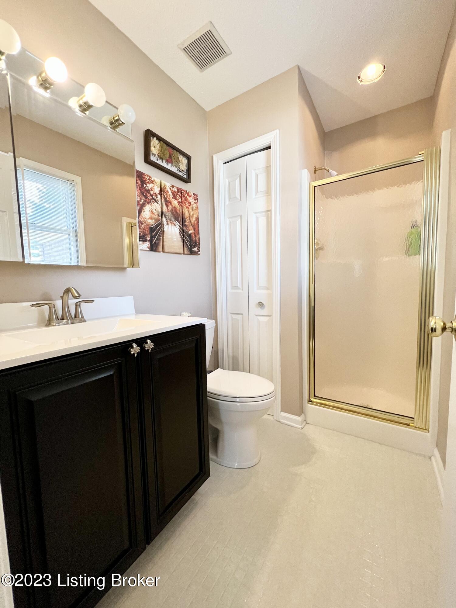 4604 Sandhill Road Louisville, KY 40219 - Photo 21 of 35 263AA39D-D07D-46DB-845F-E8F6B39BC794